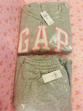 NWT GAP Kids' Light Gray Zip Hoodie and sweatpants set with Pink Logo Size 8